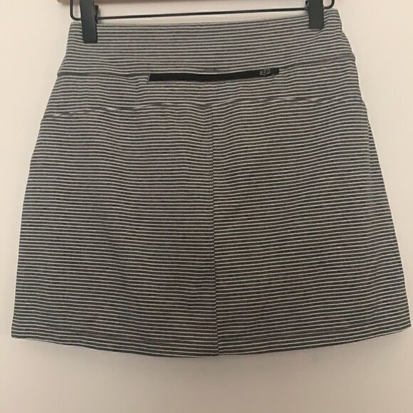 Aventura Gray and White Striped Kineta Skort with Front Pockets Sz XS - Picture 5 of 11